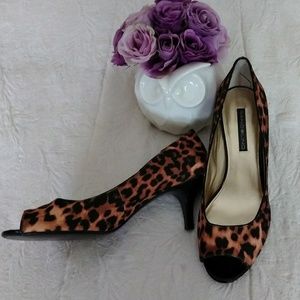 Leopart print open toe pumps